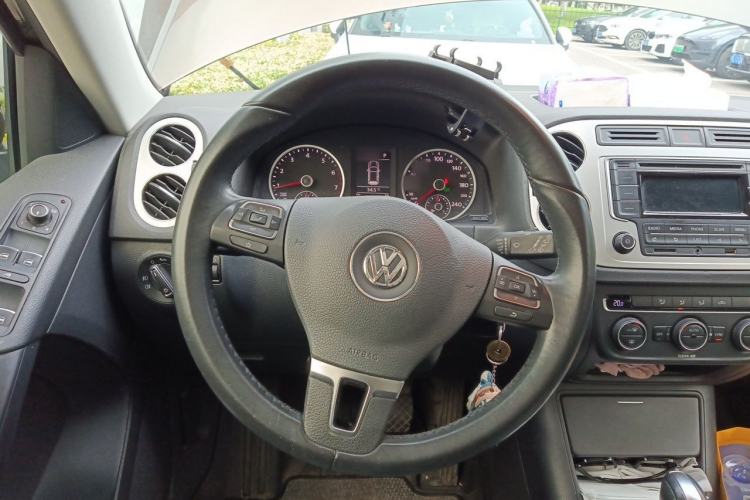 Used Volkswagen Tiguan 2017 300TSI Automatic Two-Wheel Drive Silk Road Luxury Edition Steering Wheel