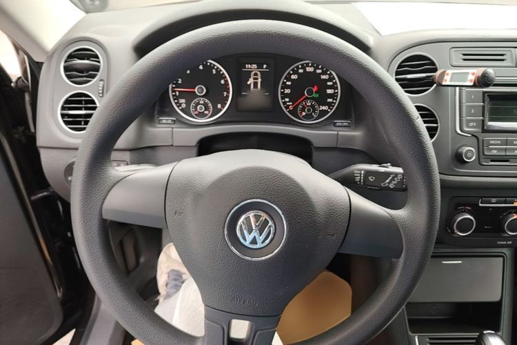 Used Volkswagen Tiguan 2017 300TSI Automatic Two-Wheel Drive Silk Road Luxury Edition Steering Wheel