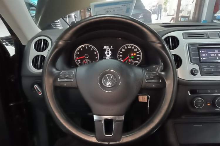 Used Volkswagen Tiguan 2017 300TSI Automatic Two-Wheel Drive Silk Road Comfort Edition Steering Wheel