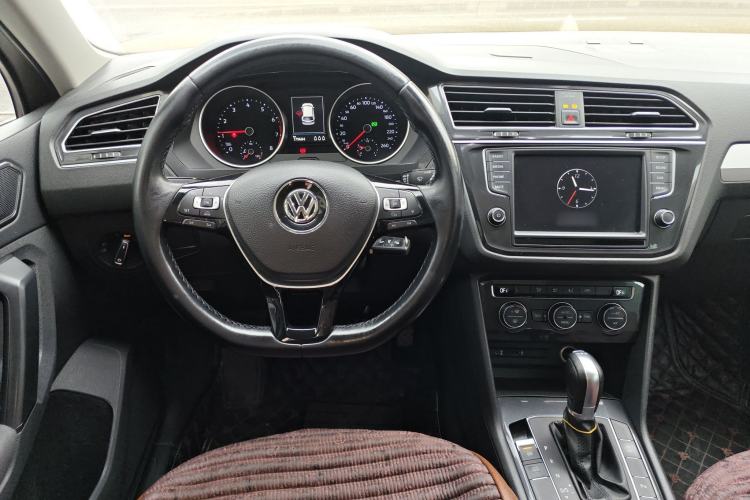 Used Volkswagen Tiguan 2017 280TSI Two-Wheel-Drive Elite Version Steering Wheel