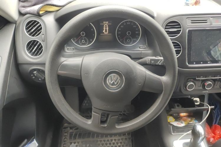 Used Volkswagen Tiguan 2017 300TSI Automatic Two-Wheel Drive Silk Road Luxury Edition Steering Wheel