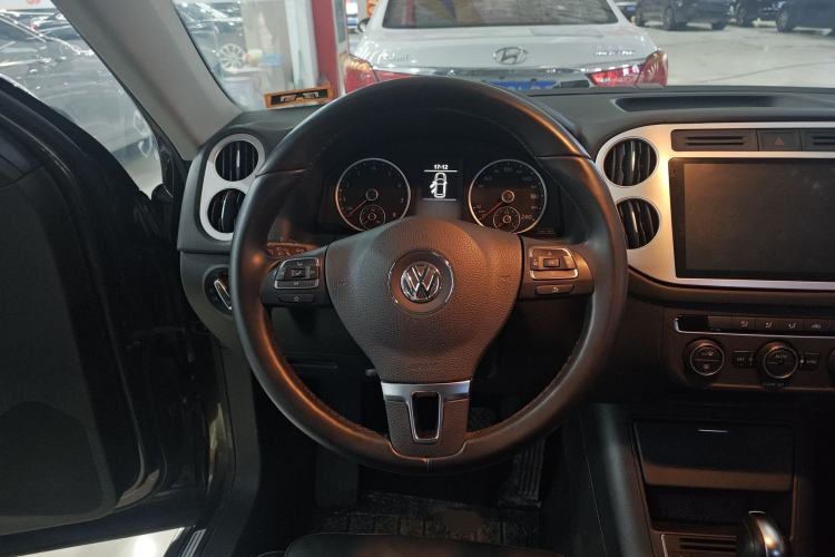 Used Volkswagen Tiguan 2017 300TSI Automatic Two-Wheel Drive Silk Road Comfort Edition Steering Wheel