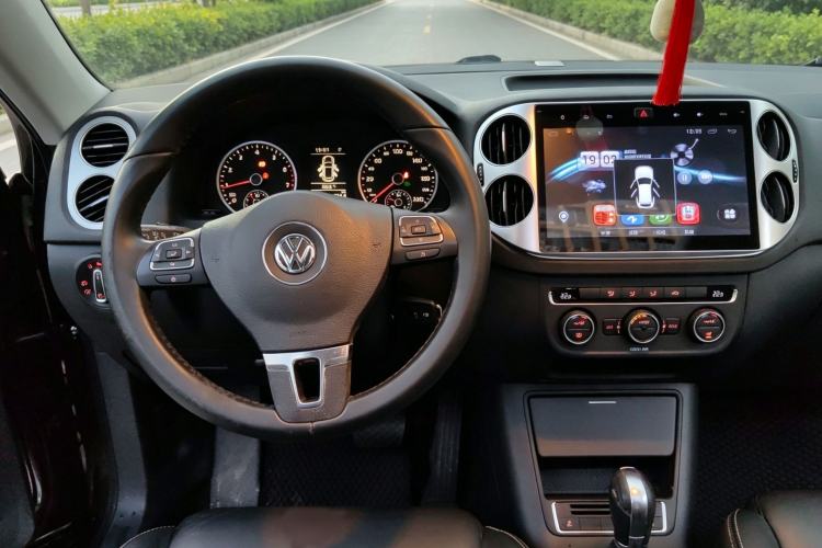 Used Volkswagen Tiguan 2017 300TSI Automatic Two-Wheel Drive Silk Road Comfort Edition Steering Wheel