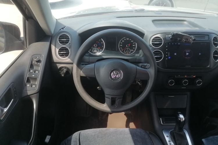 Used Volkswagen Tiguan 2017 300TSI Automatic Two-Wheel Drive Silk Road Luxury Edition Steering Wheel