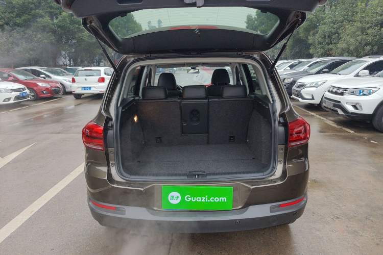 Used Volkswagen Tiguan 2017 300TSI Automatic Two-Wheel Drive Silk Road Comfort Edition Trunk