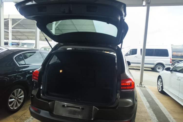 Used Volkswagen Tiguan 2017 300TSI Automatic Two-Wheel Drive Silk Road Comfort Edition Trunk
