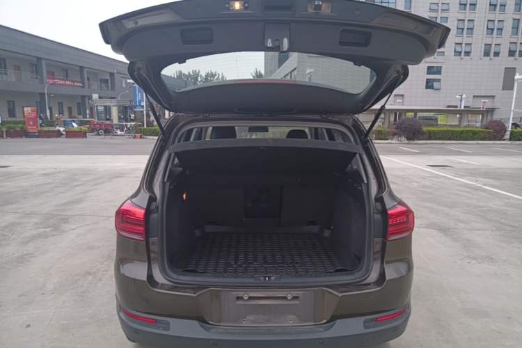 Used Volkswagen Tiguan 2017 300TSI Automatic Two-Wheel Drive Silk Road Comfort Edition Trunk