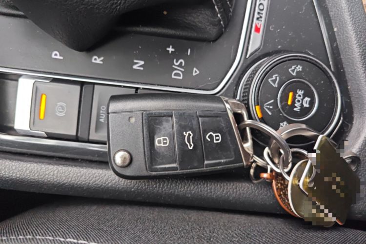 Used Volkswagen Tiguan 2017 380TSI Four-Wheel Drive R-Line Vehicle Key