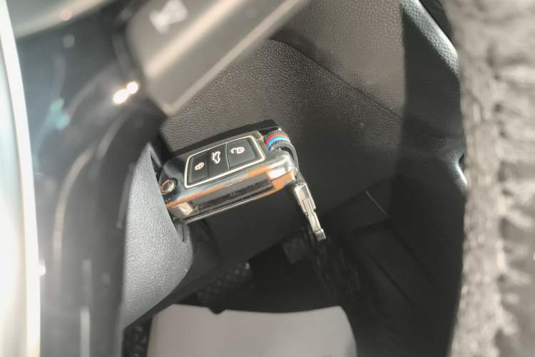Used Volkswagen Tiguan 2017 330TSI All-Wheel-Drive Innovation Model Vehicle Key