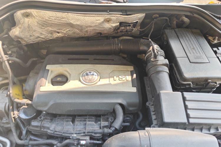 Used Volkswagen Tiguan 2017 300TSI Automatic Two-Wheel Drive Silk Road Comfort Edition Engine Bay