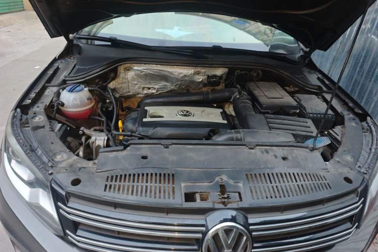 Used Volkswagen Tiguan 2017 300TSI Automatic Two-Wheel Drive Silk Road Comfort Edition Engine Bay