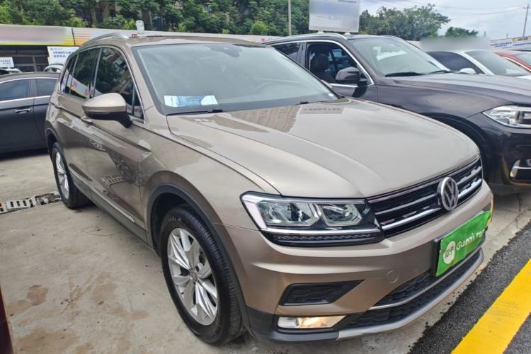 Used Volkswagen Tiguan 2017 330TSI All-Wheel-Drive Innovation Model Front Right 45 Deg