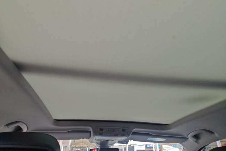 Used Volkswagen Tiguan 2017 330TSI All-Wheel-Drive Innovation Model Headliner
