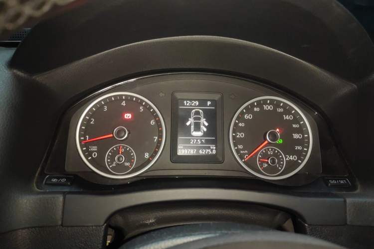 Used Volkswagen Tiguan 2017 300TSI Automatic Two-Wheel Drive Silk Road Comfort Edition Instrument Cluster