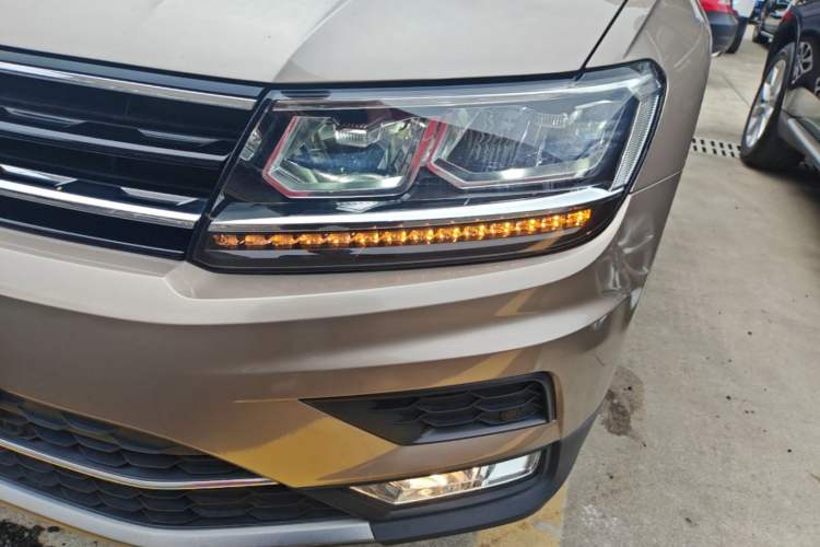 Used Volkswagen Tiguan 2017 330TSI All-Wheel-Drive Innovation Model Left Front Headlight
