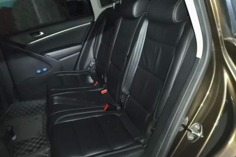 Used Volkswagen Tiguan 2017 300TSI Automatic Two-Wheel Drive Silk Road Comfort Edition Left Rear Seat