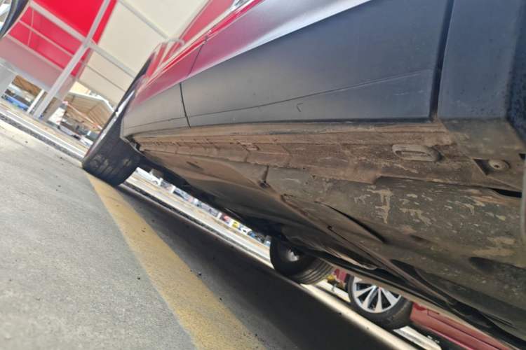Used Volkswagen Tiguan 2017 330TSI All-Wheel-Drive Innovation Model Left Side Sill
