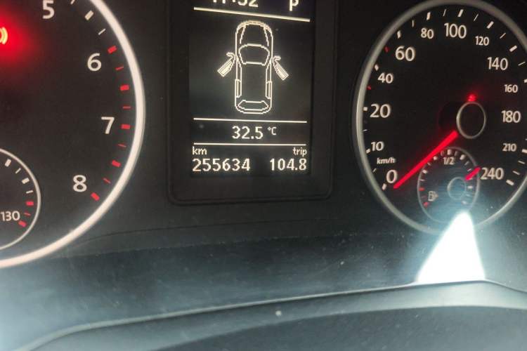 Used Volkswagen Tiguan 2017 300TSI Automatic Two-Wheel Drive Silk Road Comfort Edition Odometer Close Up