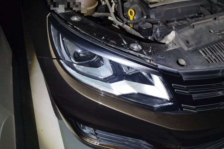 Used Volkswagen Tiguan 2017 300TSI Automatic Two-Wheel Drive Silk Road Comfort Edition Right Front Headlight