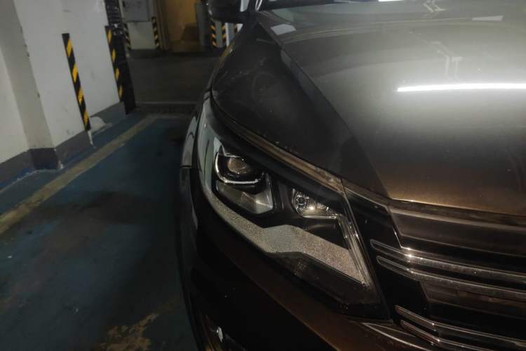 Used Volkswagen Tiguan 2017 300TSI Automatic Two-Wheel Drive Silk Road Comfort Edition Right Front Headlight