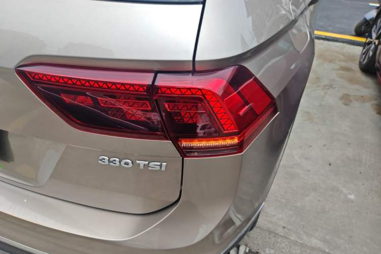 Used Volkswagen Tiguan 2017 330TSI All-Wheel-Drive Innovation Model Right Rear Taillight