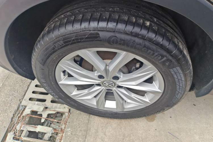 Used Volkswagen Tiguan 2017 330TSI All-Wheel-Drive Innovation Model Right Rear Wheel Hub