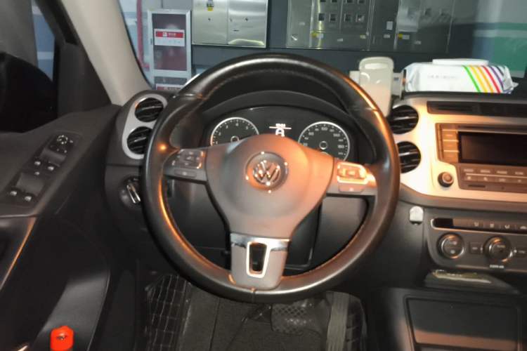 Used Volkswagen Tiguan 2017 300TSI Automatic Two-Wheel Drive Silk Road Comfort Edition Steering Wheel