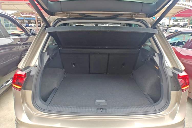 Used Volkswagen Tiguan 2017 330TSI All-Wheel-Drive Innovation Model Trunk