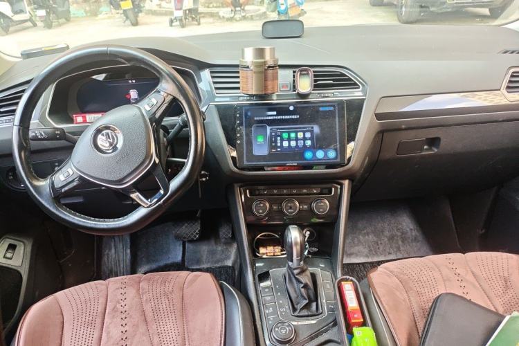 Used Volkswagen Tiguan 2017 330TSI All-Wheel-Drive Innovation Model Center Console