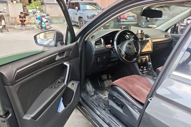Used Volkswagen Tiguan 2017 330TSI All-Wheel-Drive Innovation Model Driver Seat