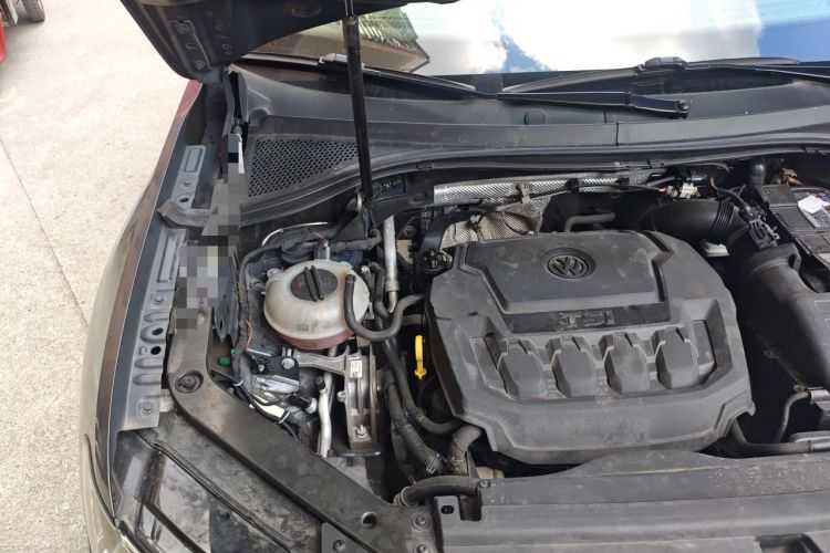 Used Volkswagen Tiguan 2017 330TSI All-Wheel-Drive Innovation Model Engine Bay Right