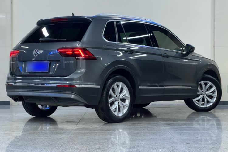 Used Volkswagen Tiguan 2017 330TSI All-Wheel-Drive Innovation Model Exterior 5
