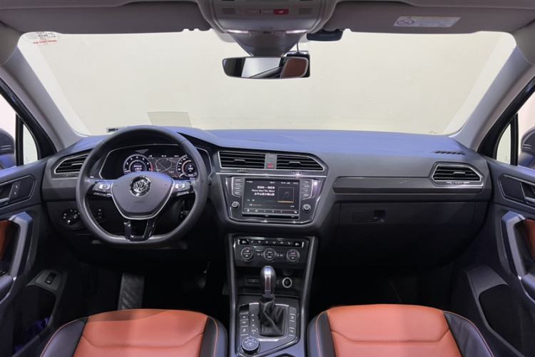 Used Volkswagen Tiguan 2017 330TSI All-Wheel-Drive Innovation Model Interior 6