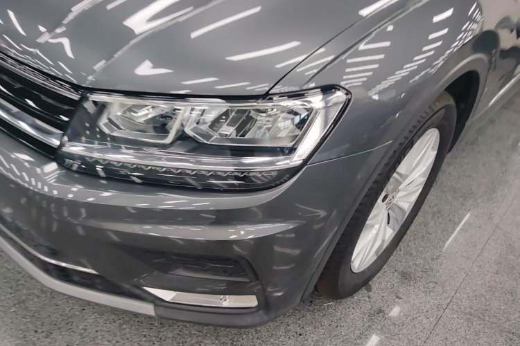 Used Volkswagen Tiguan 2017 330TSI All-Wheel-Drive Innovation Model Left Front Headlight