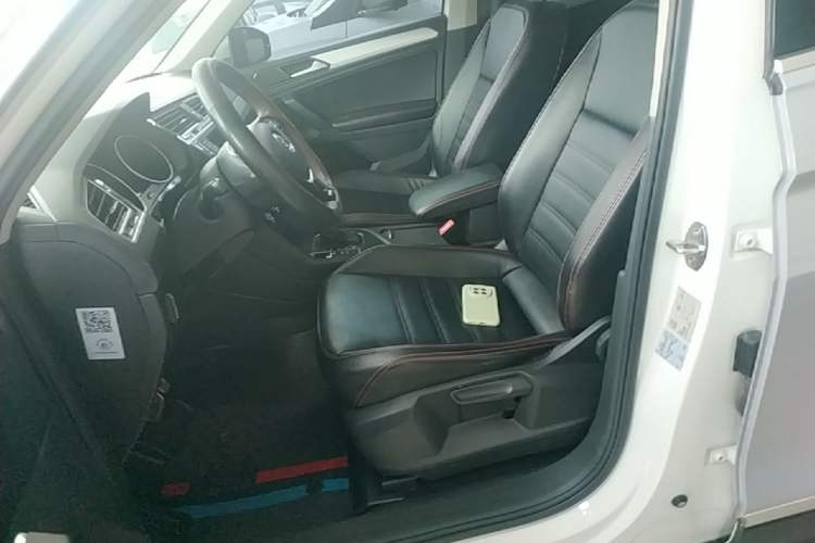 Used Volkswagen Tiguan 2017 280TSI Two-Wheel-Drive Elite Version Left Front Seat