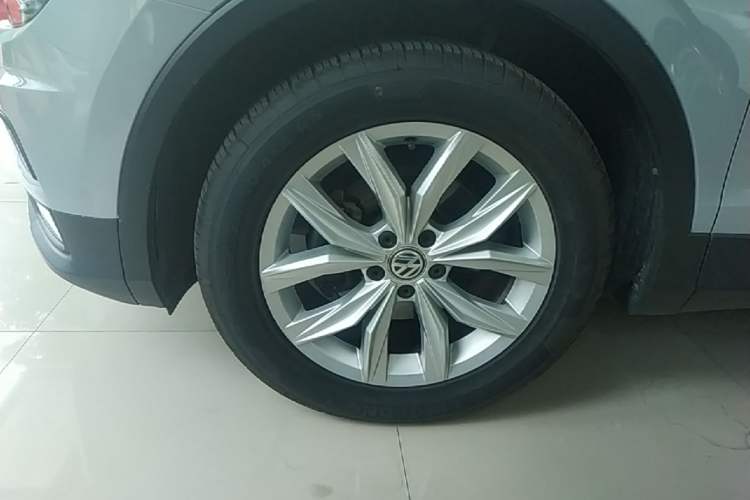Used Volkswagen Tiguan 2017 280TSI Two-Wheel-Drive Elite Version Left Front Wheel Hub