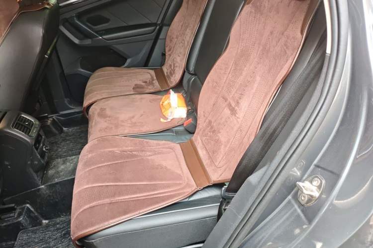 Used Volkswagen Tiguan 2017 330TSI All-Wheel-Drive Innovation Model Left Rear Seat