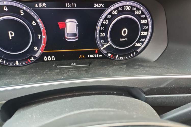 Used Volkswagen Tiguan 2017 330TSI All-Wheel-Drive Innovation Model Odometer Close Up