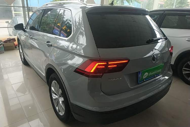 Used Volkswagen Tiguan 2017 280TSI Two-Wheel-Drive Elite Version Rear Left 45 Deg