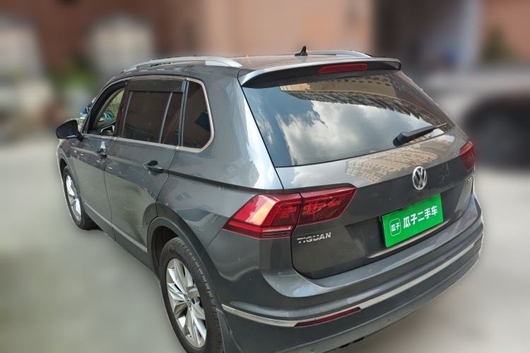 Used Volkswagen Tiguan 2017 330TSI All-Wheel-Drive Innovation Model Rear Left 45 Deg