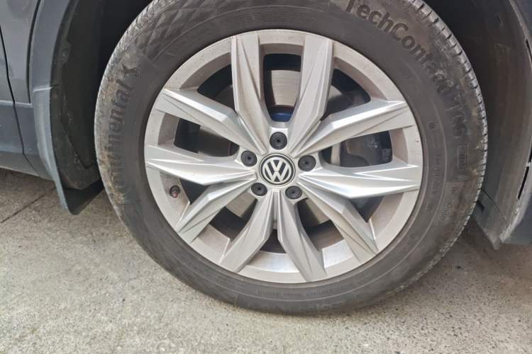 Used Volkswagen Tiguan 2017 330TSI All-Wheel-Drive Innovation Model Right Front Wheel Hub
