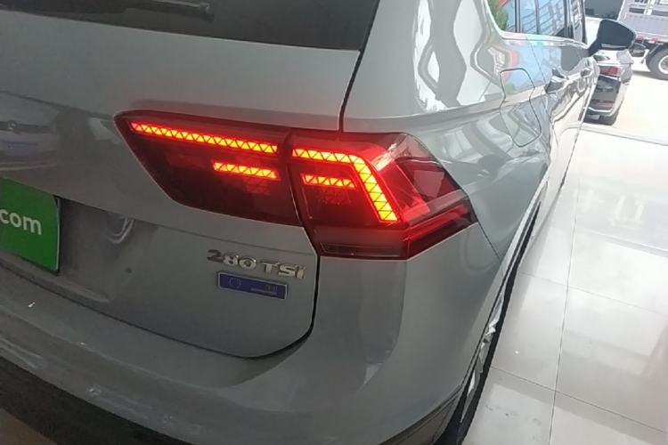 Used Volkswagen Tiguan 2017 280TSI Two-Wheel-Drive Elite Version Right Rear Taillight