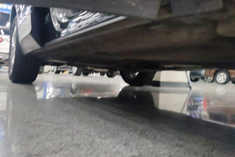Used Volkswagen Tiguan 2017 330TSI All-Wheel-Drive Innovation Model Right Side Sill