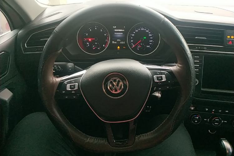 Used Volkswagen Tiguan 2017 280TSI Two-Wheel-Drive Elite Version Steering Wheel