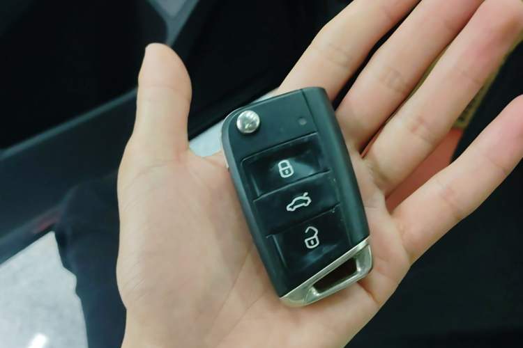 Used Volkswagen Tiguan 2017 330TSI All-Wheel-Drive Innovation Model Vehicle Key