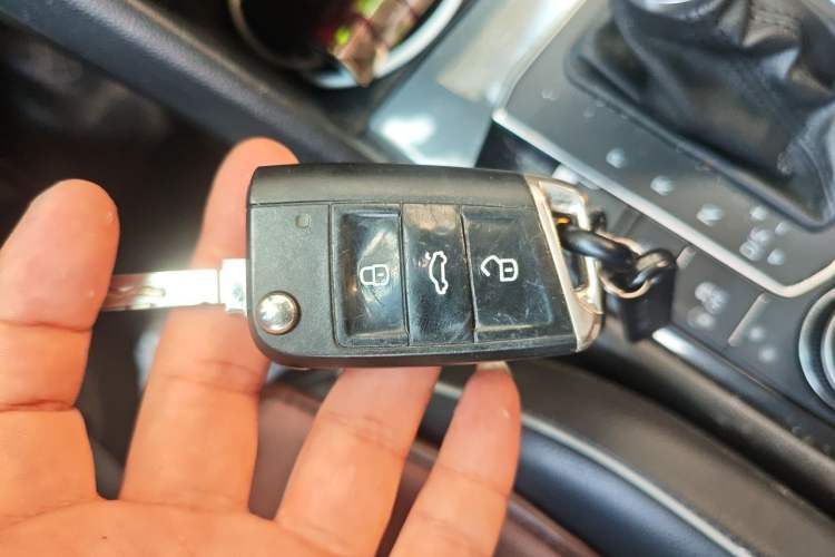 Used Volkswagen Tiguan 2017 330TSI All-Wheel-Drive Innovation Model Vehicle Key
