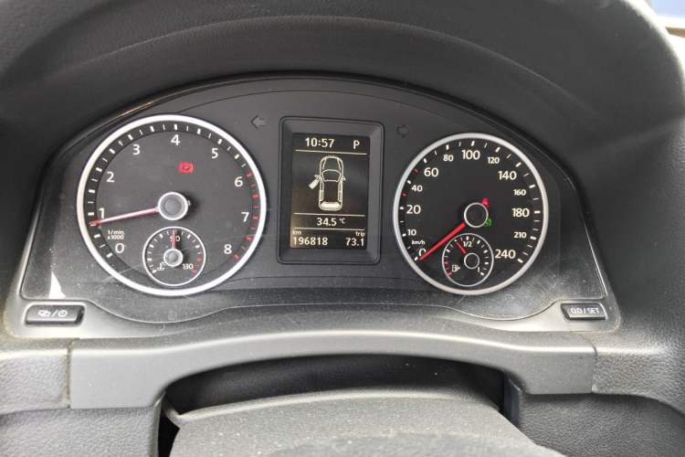 Used Volkswagen Tiguan 2017 300TSI Automatic Two-Wheel Drive Silk Road Comfort Edition Instrument Cluster