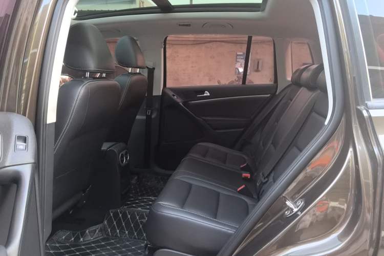Used Volkswagen Tiguan 2017 300TSI Automatic Two-Wheel Drive Silk Road Comfort Edition Interior 2