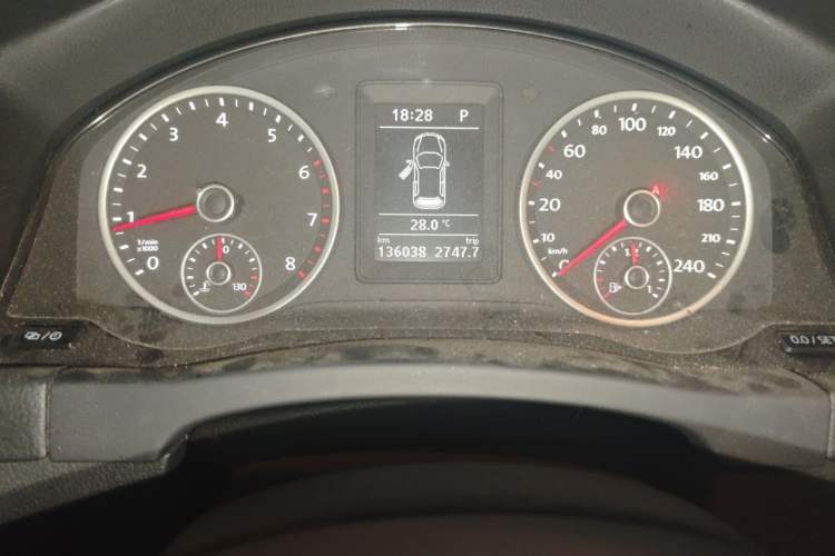 Used Volkswagen Tiguan 2017 300TSI Automatic Two-Wheel Drive Silk Road Comfort Edition Odometer Close Up