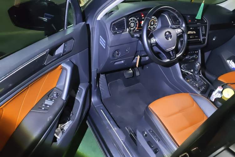 Used Volkswagen Tiguan 2017 330TSI All-Wheel-Drive Innovation Model Driver Seat